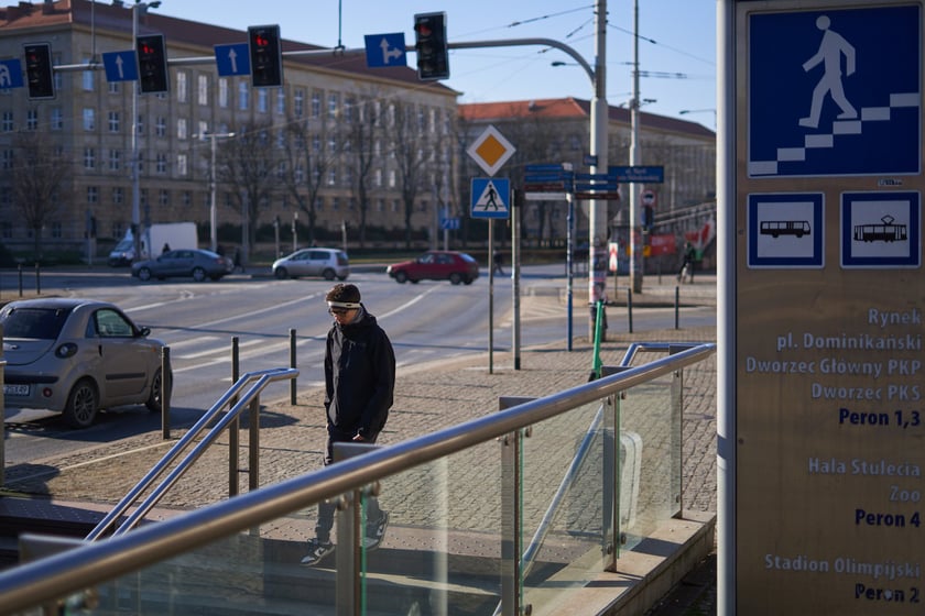 Schody do przejścia podziemnego przy Pasażu Grunwaldzkim