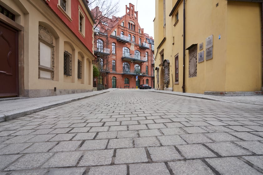Na zdjęciu: fragment wyremontowanej ulicy Wszystkich Świętych&nbsp;