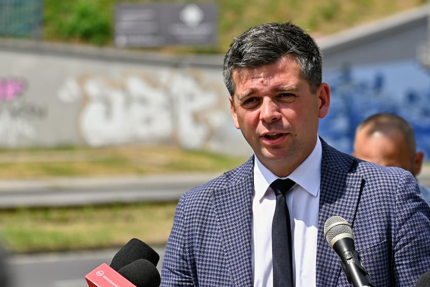 - TORYwolucja przynosi wymierne korzyści. Jedną z nich jest 80-procnetowy spadek liczby wykolejeń - m&oacute;wi Przemysław Nowicki, wiceprezes MPK Wrocław.&nbsp;&nbsp;