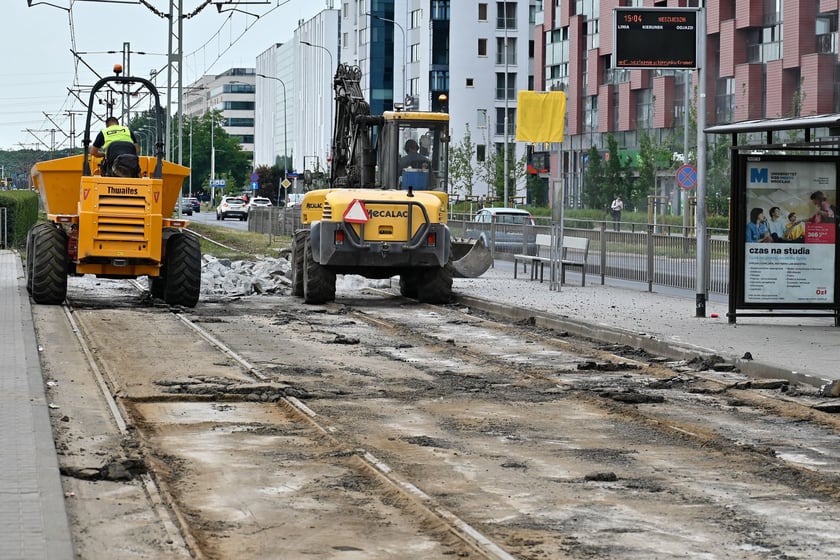 Remont torowiska na ul. Legnickiej potrwa do końca wakacji.