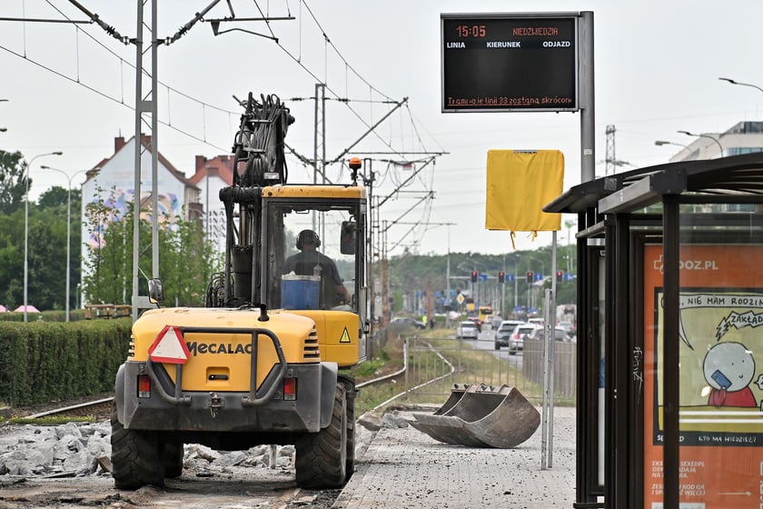 Remont torowiska na ul. Legnickiej potrwa do końca wakacji.