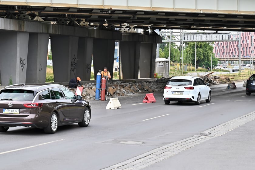Remont torowiska na ul. Legnickiej potrwa do końca wakacji.