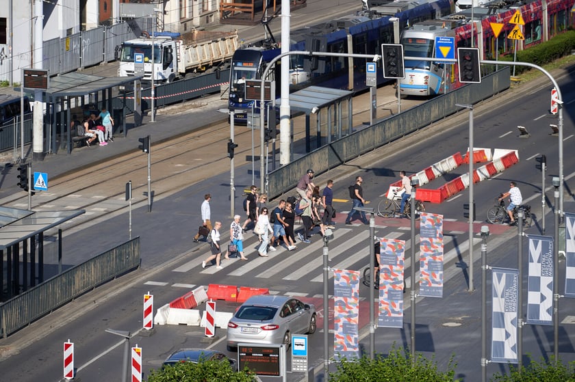 Ulica Kazimierza Wielkiego rano w pierwszy dzień roboczy remontu&nbsp;&nbsp;