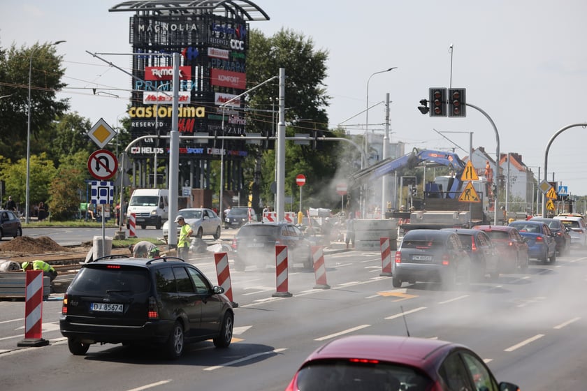 Remont torowiska przy ul. Legnickiej we Wrocławiu, postęp prac