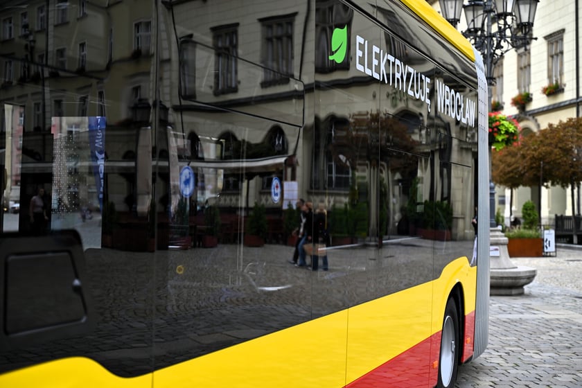 Prezentacja pierwszego elektrycznego autobusu zakupionego przez MPK Wrocław.