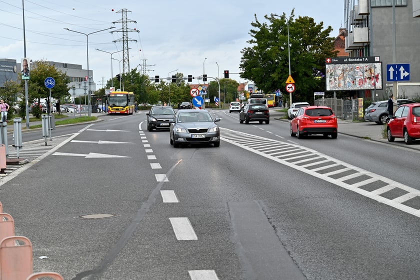 Ul. Borowska. Tędy, w kierunku Świeradowskiej, ma w przyszłości&nbsp;jechać tramwaj.&nbsp;