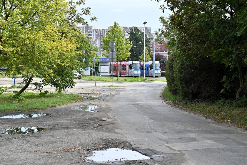 Tramwaje, kt&oacute;re widać na krańc&oacute;wce przy ul. Świeradowskiej, będą skręcać w ulicę działkową i dojeżdżać do Borowskiej.