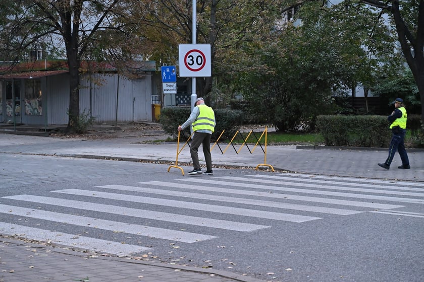 Górnickiego od godziny 7:30 do 8 jest Szkolną Ulicą - zamkniętą dla ruchu samochodowego.