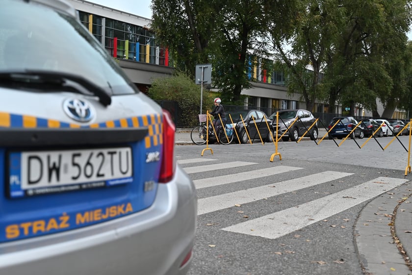 Górnickiego od godziny 7:30 do 8 jest Szkolną Ulicą - zamkniętą dla ruchu samochodowego.