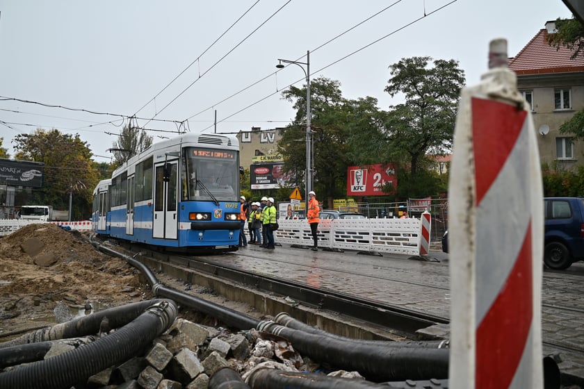Próbne przejazdy tramwajów przez plac Staszica.