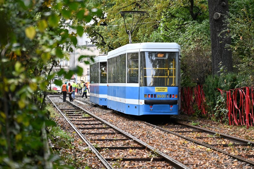 Próbne przejazdy tramwajów przez plac Staszica.