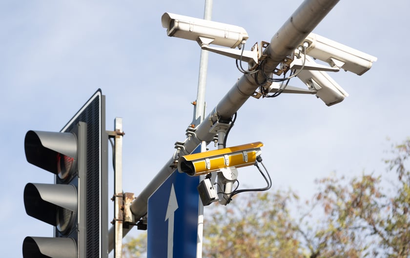 CANARD Red Light. Żółte kamery na skrzyżowaniach i przejazdach kolejowych