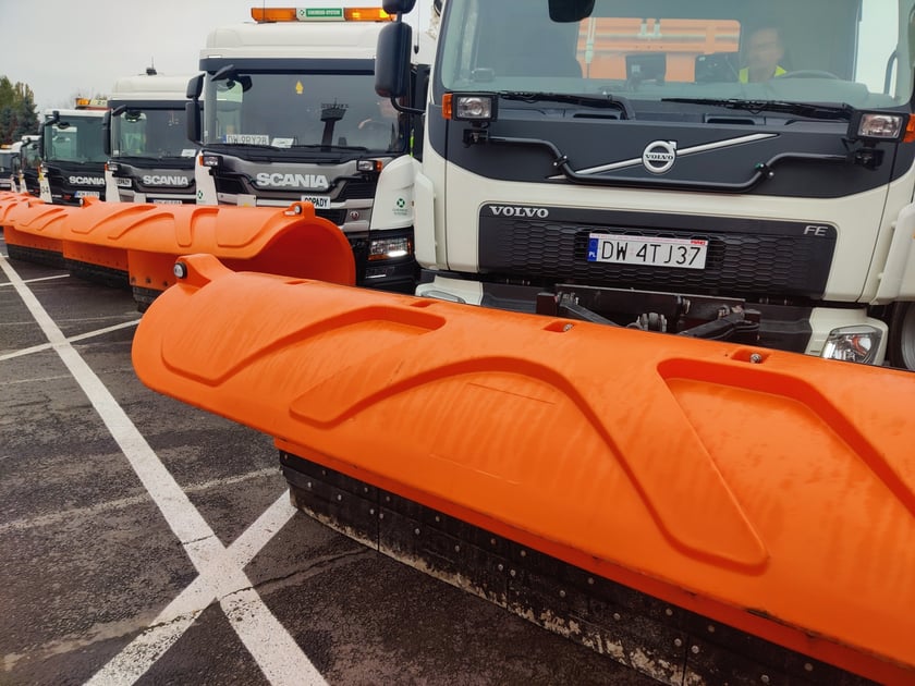 Pługosyparki i inne elementy gotowe do sezonu zimowego we Wrocławiu