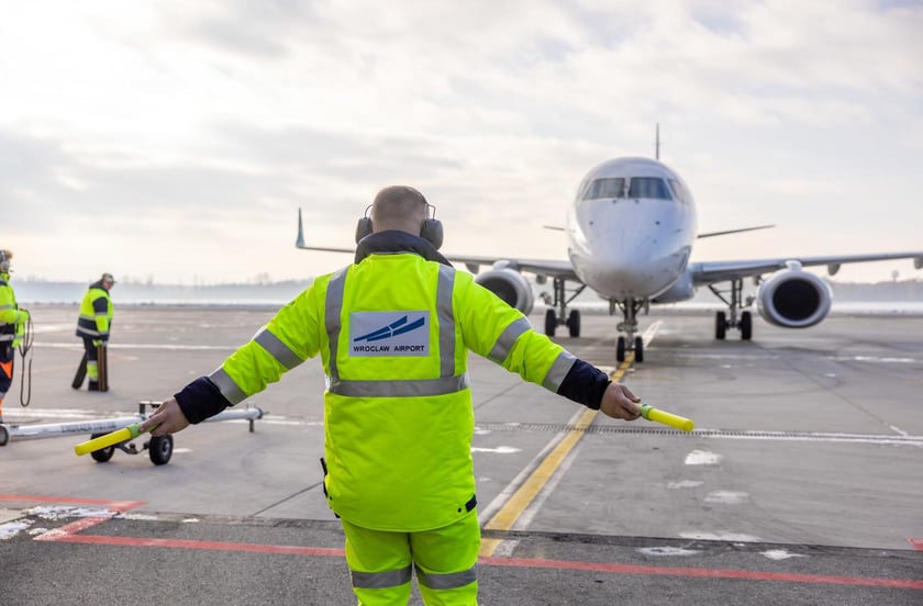 Lotnisko Wrocław przyloty i odloty, parkingi. Zdjęcia z lotniska