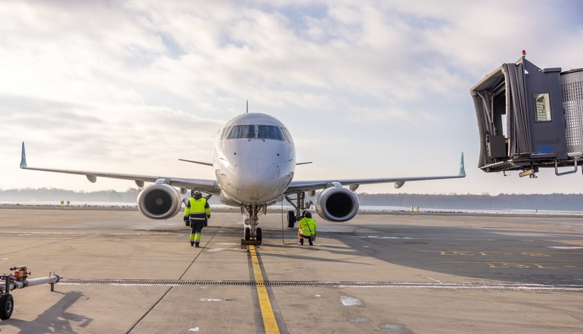 Lotnisko Wrocław przyloty i odloty, parkingi. Zdjęcia z lotniska