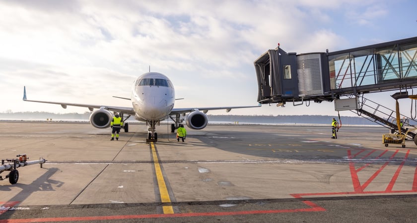 Lotnisko Wrocław przyloty i odloty, parkingi. Zdjęcia z lotniska