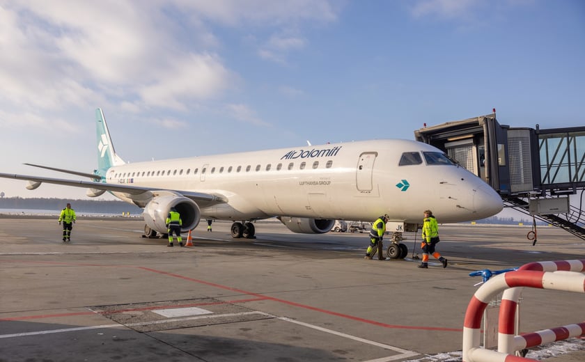 Lotnisko Wrocław przyloty i odloty, parkingi. Zdjęcia z lotniska