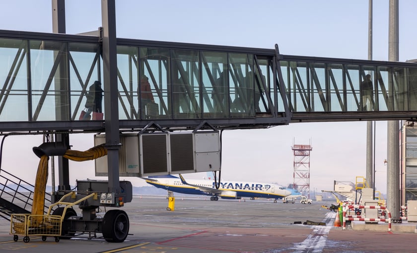 Lotnisko Wrocław przyloty i odloty, parkingi. Zdjęcia z lotniska