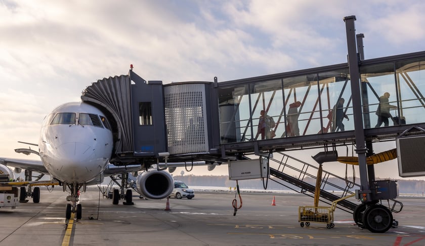 Lotnisko Wrocław przyloty i odloty, parkingi. Zdjęcia z lotniska