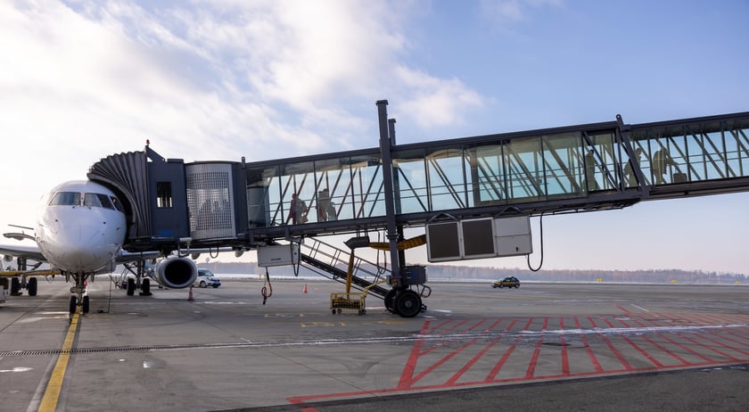 Lotnisko Wrocław przyloty i odloty, parkingi. Zdjęcia z lotniska