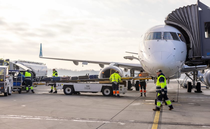 Lotnisko Wrocław przyloty i odloty, parkingi. Zdjęcia z lotniska