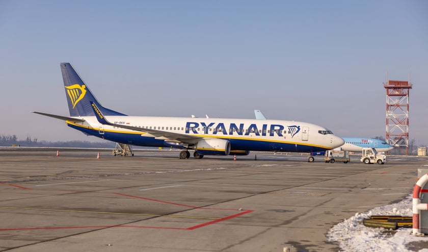 Lotnisko Wrocław przyloty i odloty, parkingi. Zdjęcia z lotniska