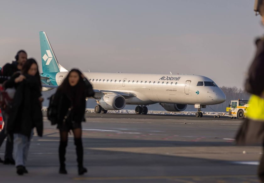 Lotnisko Wrocław przyloty i odloty, parkingi. Zdjęcia z lotniska