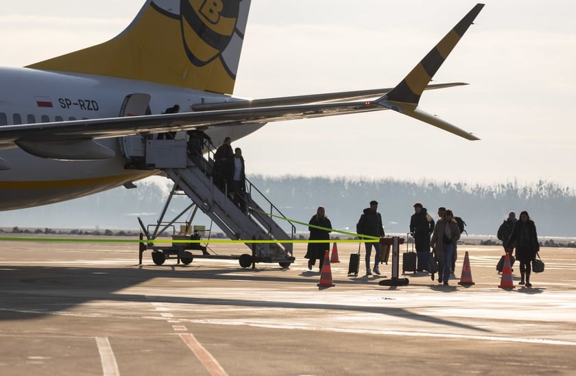 Lotnisko Wrocław przyloty i odloty, parkingi. Zdjęcia z lotniska