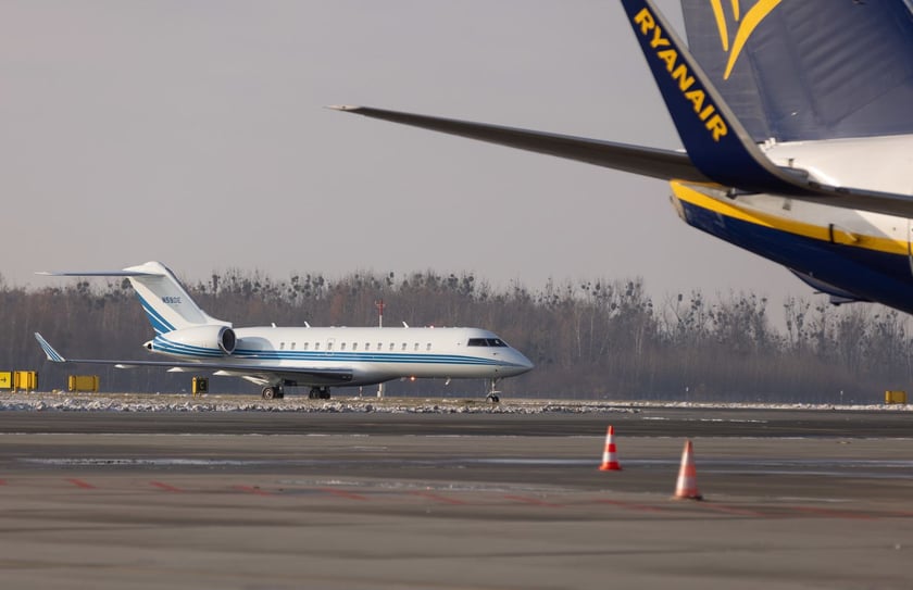 Lotnisko Wrocław przyloty i odloty, parkingi. Zdjęcia z lotniska