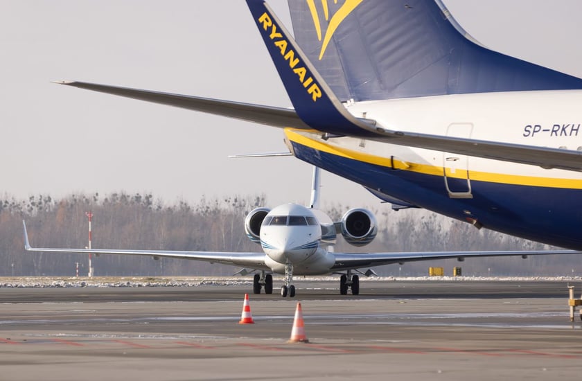 Lotnisko Wrocław przyloty i odloty, parkingi. Zdjęcia z lotniska