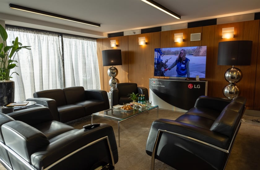 Lotnisko Wrocław przyloty i odloty, parkingi. Zdjęcia z lotniska