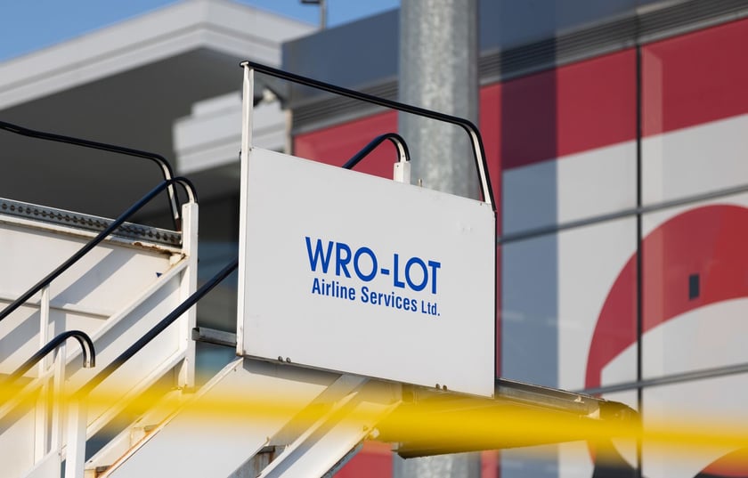 Lotnisko Wrocław przyloty i odloty, parkingi. Zdjęcia z lotniska