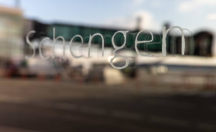 Lotnisko Wrocław przyloty i odloty, parkingi. Zdjęcia z lotniska