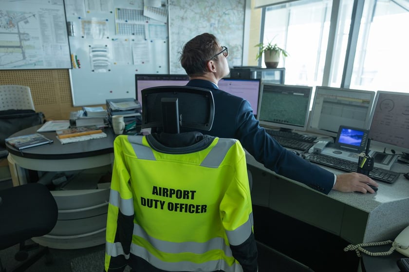 Lotnisko Wrocław przyloty i odloty, parkingi. Zdjęcia z lotniska