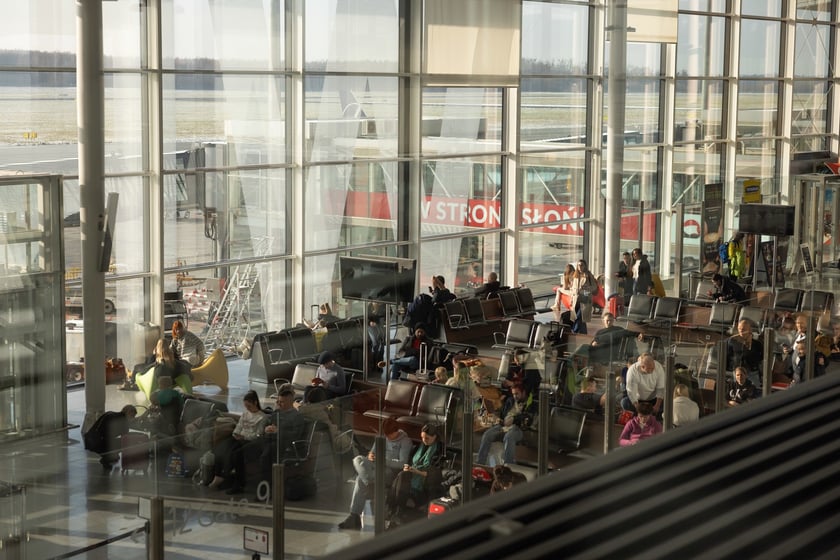 Lotnisko Wrocław przyloty i odloty, parkingi. Zdjęcia z lotniska