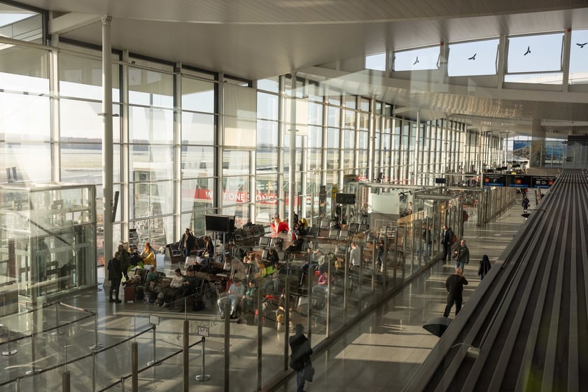 Lotnisko Wrocław przyloty i odloty, parkingi. Zdjęcia z lotniska