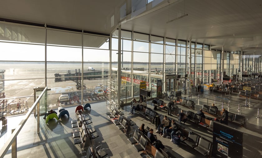 Lotnisko Wrocław przyloty i odloty, parkingi. Zdjęcia z lotniska