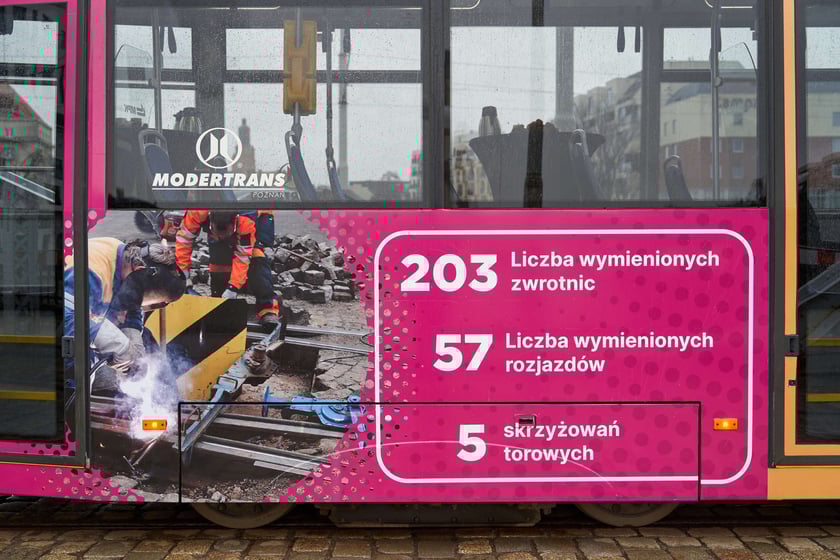 MPK prezentuje swój tramwaj poświęcony Torywolucji.