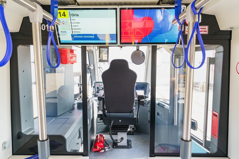 Wnętrze Pesy Twist 146N o numerze 3401 - pierwszego tego typu tramwaju w MPK Wrocław.