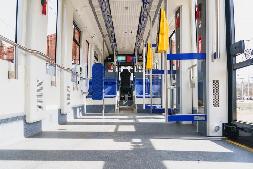 Wnętrze Pesy Twist 146N o numerze 3401 - pierwszego tego typu tramwaju w MPK Wrocław.