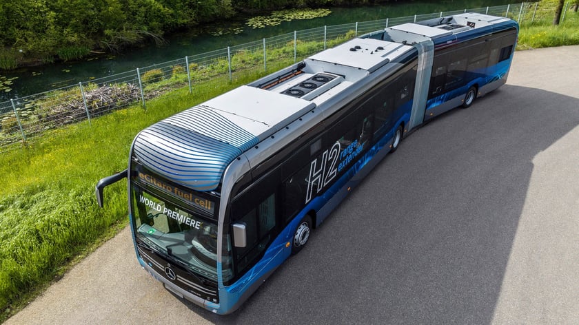 Tak prezentuje się Mercedes eCitaro fuel cell.