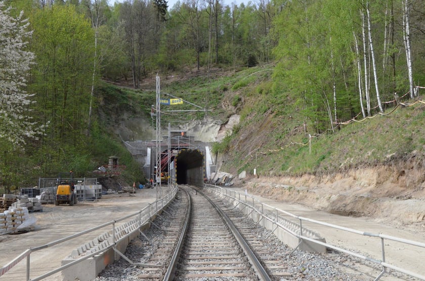 Prace w tunelu koło Trzcińska