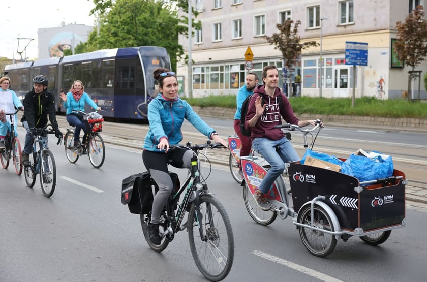 Przejazd Masy Krytycznej przez Wrocław, piątek 26 kwietnia 2024