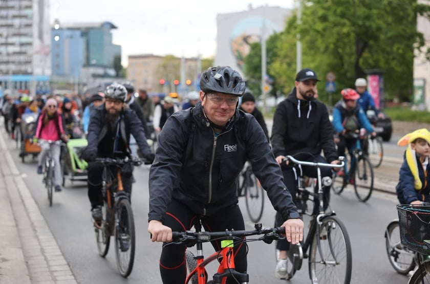Przejazd Masy Krytycznej przez Wrocław, piątek 26 kwietnia 2024