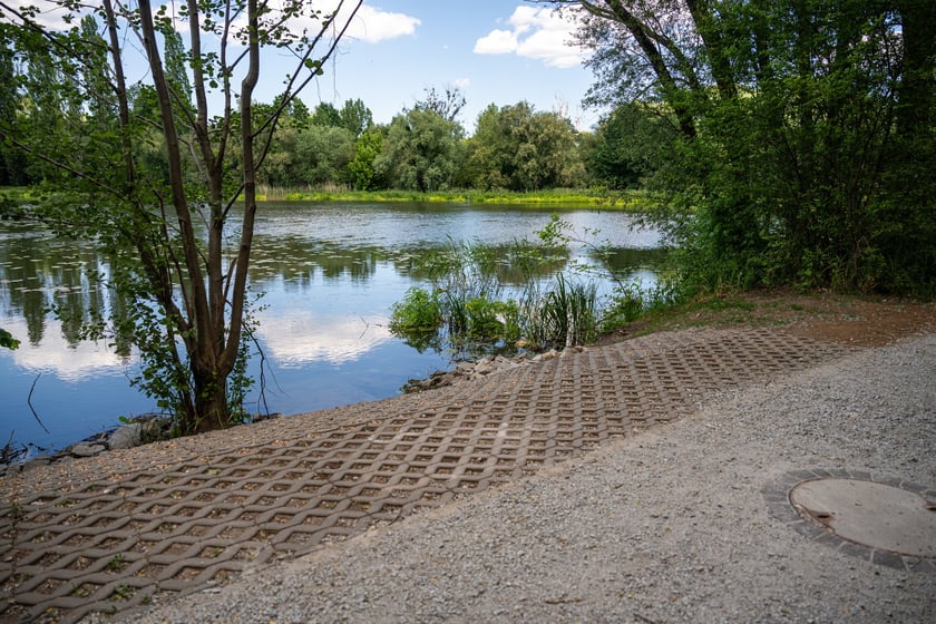 Nowa trasa pieszo-rowerowa wzdłuż Oławy na odcinku od Niskich Łąk do kładki Siedleckiej.