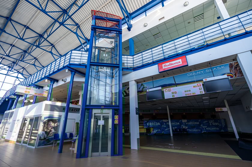Stary port lotniczy na Strachowicach, rok 2024