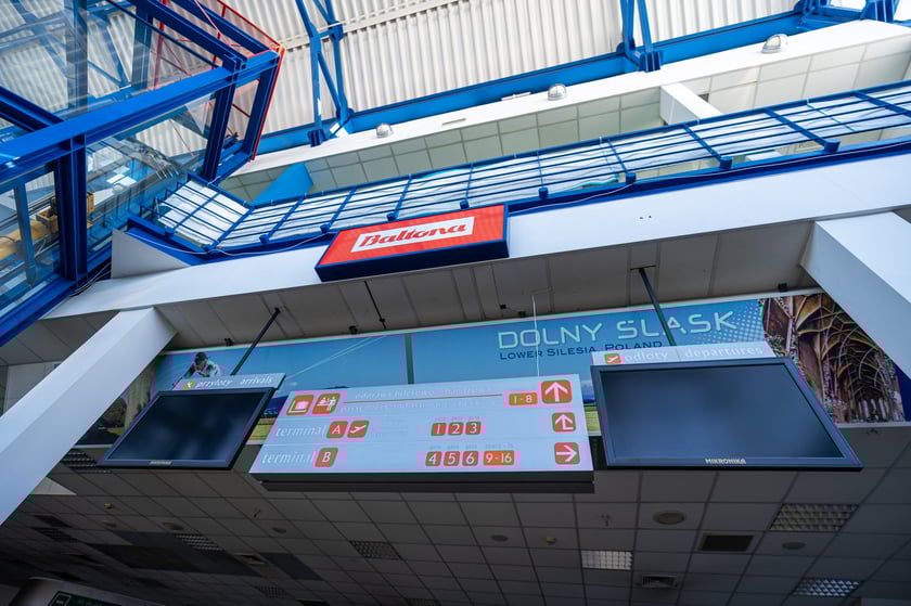 Stary port lotniczy na Strachowicach, rok 2024