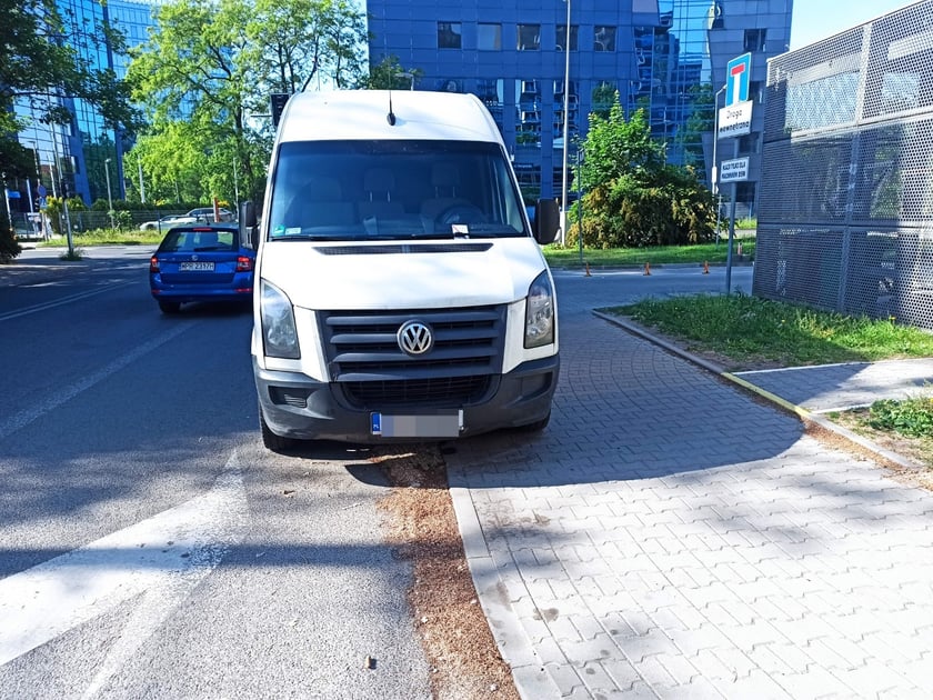 Niezgodnie z prawem zaparkowane samochody