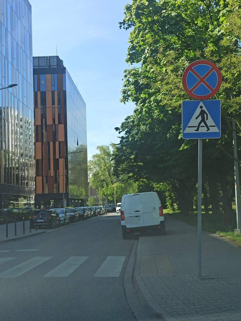 Niezgodnie z prawem zaparkowane samochody
