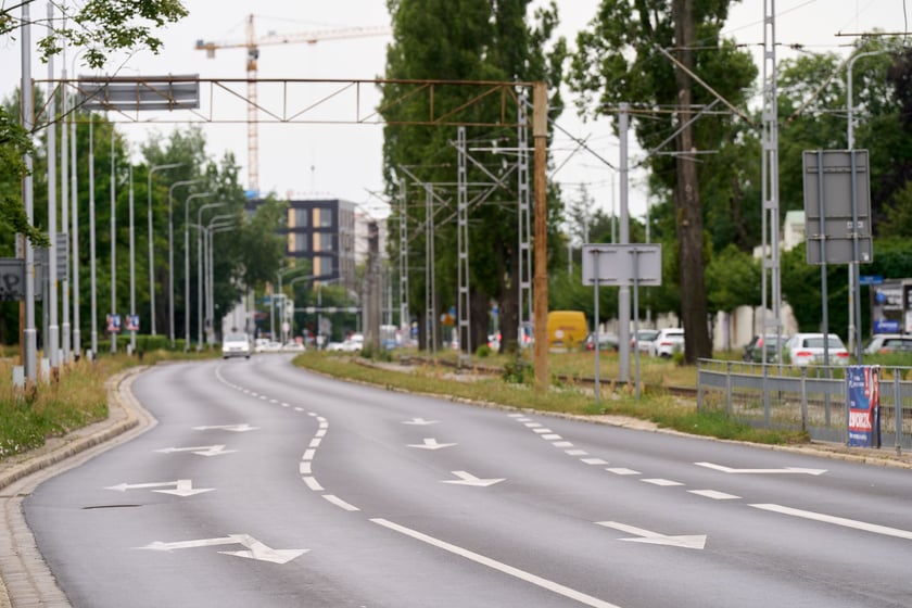 W ramach wiosennej edycji programu wymiany nawierzchni doczekały się m.in. ulice Ślężna i Kamienna.